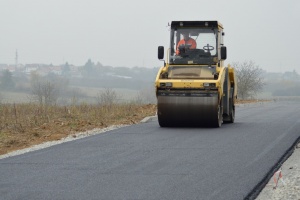 Asfaltirana nova pristupna cesta do Vitike